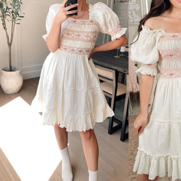 Ivy City Co Dresses & Skirts - Ivy City Co Liesl Dress Smocked Floral Cream Small